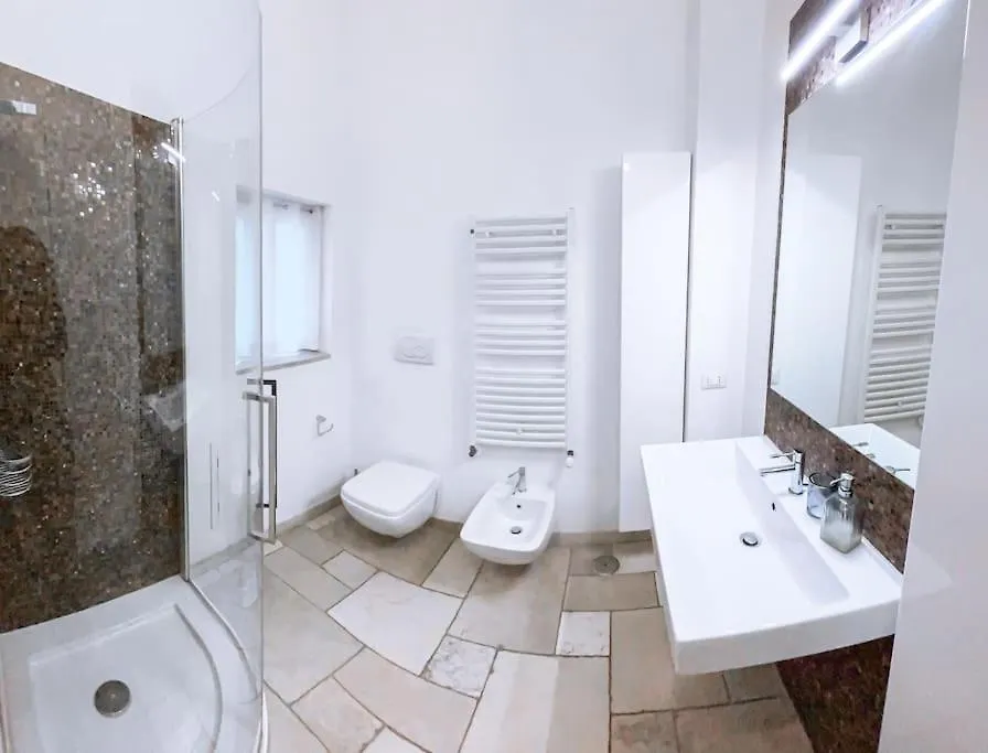 バーリLuxury Bnb Dedeoアパートメント アパート